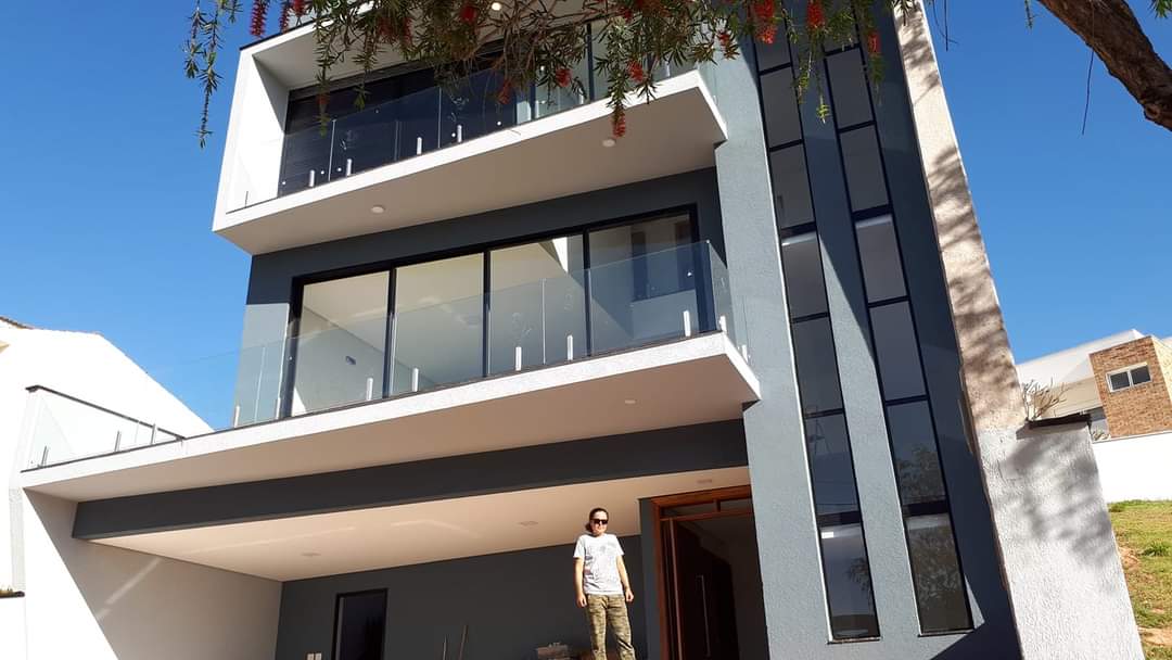 ESQUADRIAS DE ALUMINIO